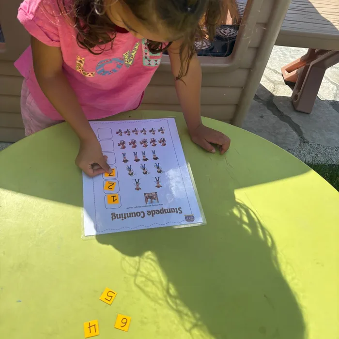 Actividad de aprendizaje con figuras de colores